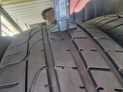 Комплект шин 235 45 R20 Pirelli P zero MO 20-21-22г. Остаток 95% 7mm