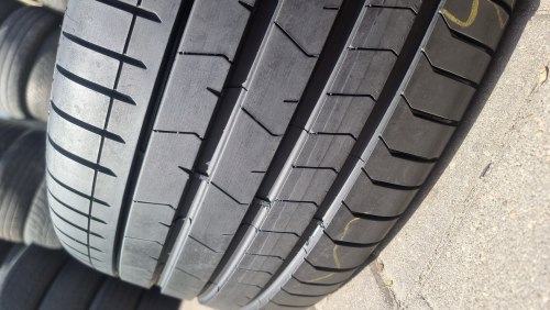 275 35 r21 Pirelli Pzero rsc 23г.сосояние новой 99% остаток 7мм(прокол)