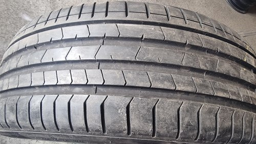 245 40 r21 Pirelli Pzero pz4 rsc. 22г. Косметика.7mm. 95% остаток. Омологация bmw