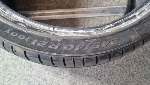 245 40 r21 Pirelli Pzero pz4 rsc. 22г. Косметика.7mm. 95% остаток. Омологация bmw