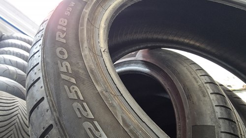 Пара шин 225 50 r18 Pirelli Pzero pz4. bmw 99w 18г. 90%остаток 6.5мм
