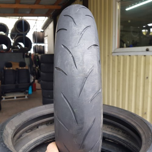 120 70 R17 Bridgestone Battlax hypersport s21f 41.22г. Остаток 85%