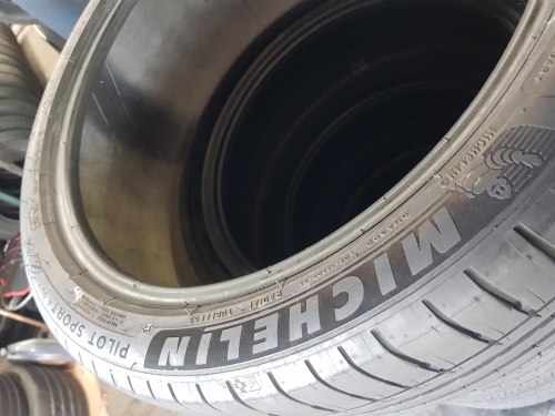 255 40 R21 Michelin Pilot sport 4 SUV MO 21г. Остаток 95%