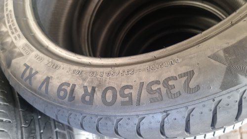 Комплект шин 235 50 R19 Continental Premium Contact 6 V XL extra load 23г. Сост.90% остаток
