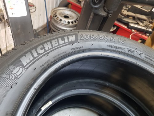 Комплект шин 205 55 R16 Michelin Cross climate остаток 90%-80%