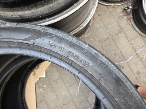 Пара шин 325 30 R23 Pirelli P zero ALP PZ4 23г. Остаток 4-4.5мм