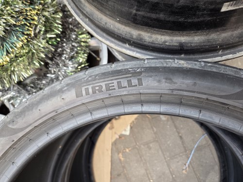 Пара шин 325 30 R23 Pirelli P zero ALP PZ4 23г. Остаток 4-4.5мм