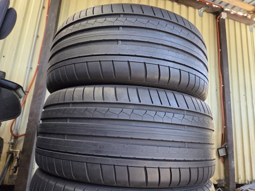 Комплект шин 255 40 R19 Dunlop SP Sport Maxx GT остаток 70%-80%