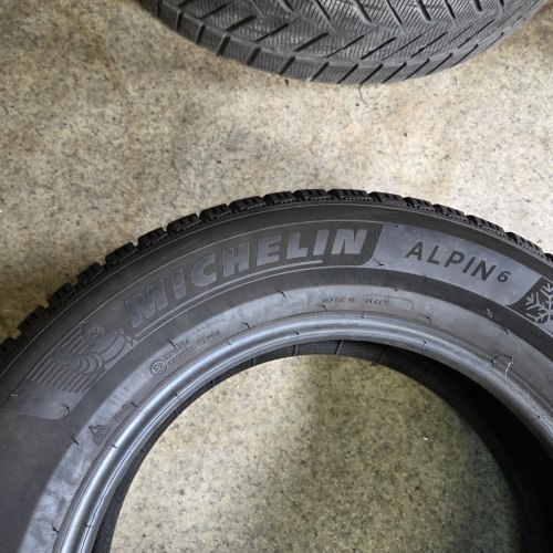 Пара шин 215 65 R16 Michelin Alpin 6 19г. Остаток 90%
