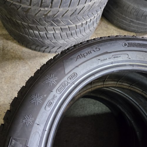 Пара шин 205 55 R16 Michelin Alpin 5 17г. Остаток 99%