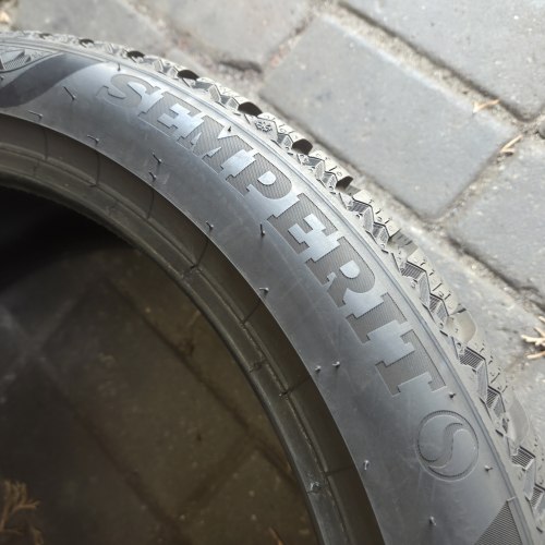 Комплект шин 225 40 R18 Semperit Speed-grip 5 22г. Остаток 95%