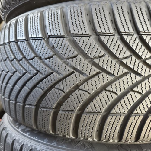 Комплект шин 225 40 R18 Semperit Speed-grip 5 22г. Остаток 95%