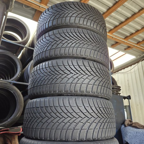 Комплект шин 225 40 R18 Semperit Speed-grip 5 22г. Остаток 95%