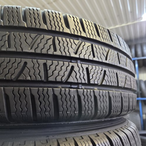 Пара шин 215 65 R16C Pirelli Carrier winter 51н.19г. Остаток 8.5мм