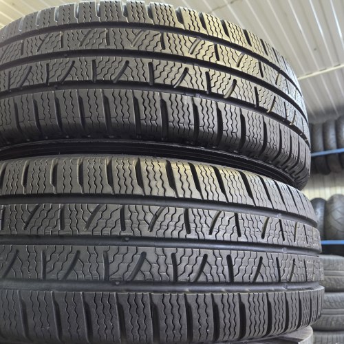 Пара шин 215 65 R16C Pirelli Carrier winter 51н.19г. Остаток 8.5мм