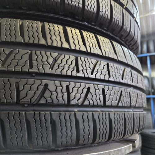 Пара шин 215 65 R16C Pirelli Carrier winter 51н.19г. Остаток 8.5мм