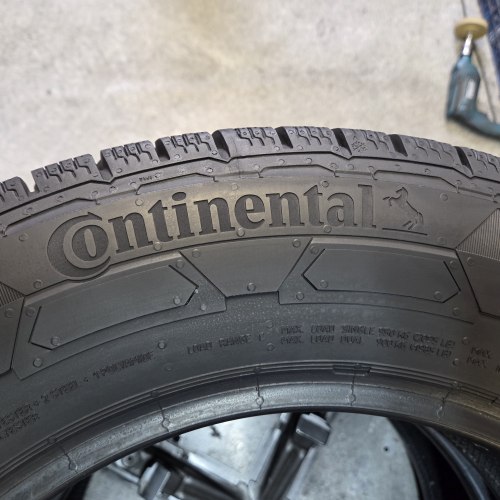 Пара шин 215 65 R16C Continental Van Contact Winter 37н.23г. Остаток 99%
