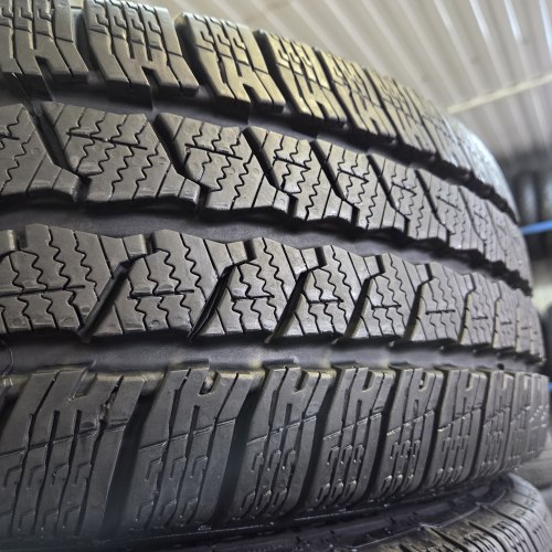 Пара шин 215 65 R16C Continental Van Contact Winter 37н.23г. Остаток 99%