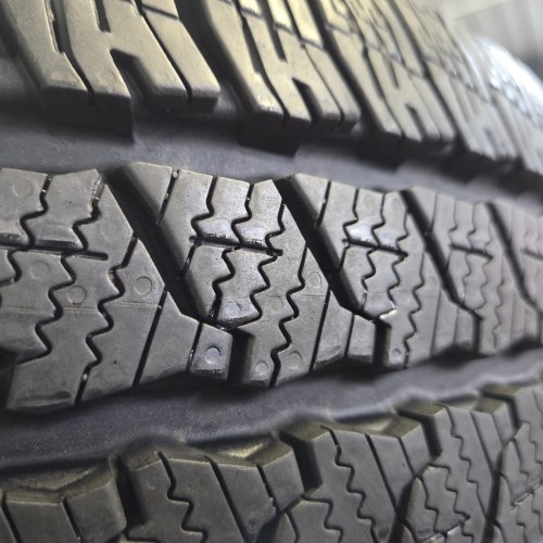 Пара шин 215 65 R16C Continental Van Contact Winter 37н.23г. Остаток 99%