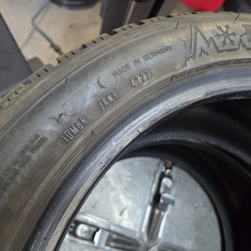 Пара шин 245 45 R17 Dunlop Winter sport 5 42н.22г. Остаток 98% 8.8мм