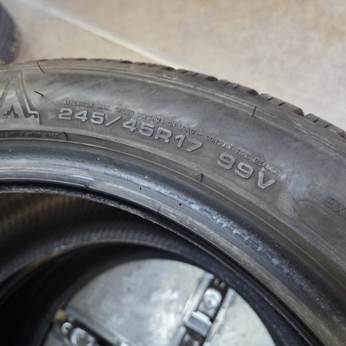 Пара шин 245 45 R17 Dunlop Winter sport 5 42н.22г. Остаток 98% 8.8мм