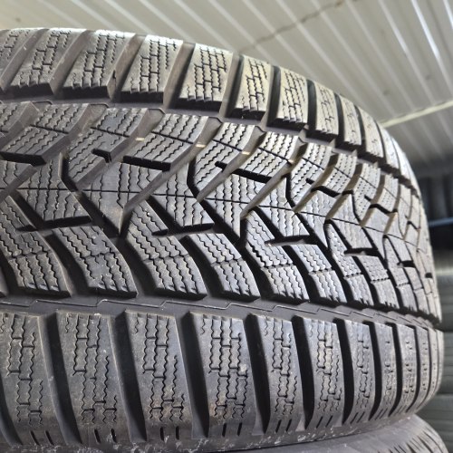 Пара шин 245 45 R17 Dunlop Winter sport 5 42н.22г. Остаток 98% 8.8мм