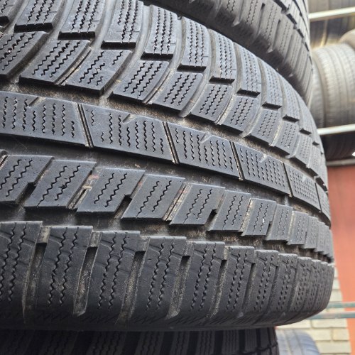 Комплект шин 255 50 R19 Toyo Snow prox s954 suv 20г. Остаток 75% в двух шинах кордовые Латки