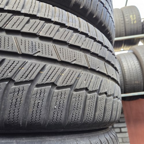 Комплект шин 255 50 R19 Toyo Snow prox s954 suv 20г. Остаток 75% в двух шинах кордовые Латки