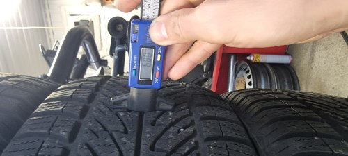 Комплект шин 225 55 r17 Goodyear ULTRAGRIP performance 8 97H Остаток90% 19г