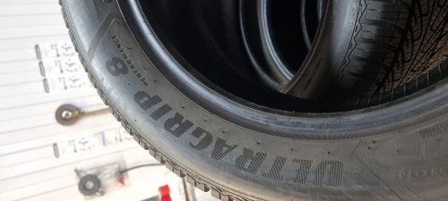 Комплект шин 225 55 r17 Goodyear ULTRAGRIP performance 8 97H Остаток90% 19г