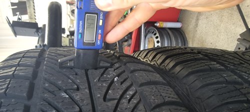 Комплект шин 225 55 r17 Goodyear ULTRAGRIP performance 8 97H Остаток90% 19г