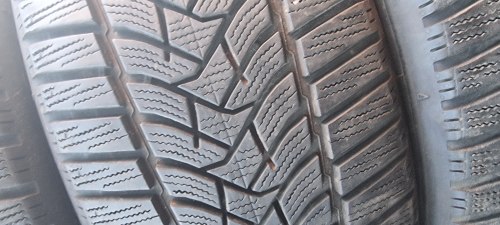 Комплект шин 225 45 r18 Dunlop Winter Sport 5 95v 85%остаток 6-6.5mm 20г.