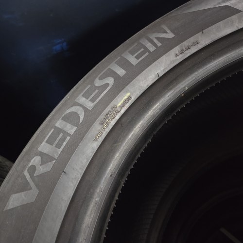 Комплект шин 235 55 R18 Vredestein Quatrac pro остаток 85% 20г. Комплект шин 235 55 R18 Vredestein Quatrac pro остаток 85% 20г.