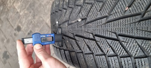Комплект шин 245 50 R18 Hankook Winter icept iz2 95% остаток 8мм