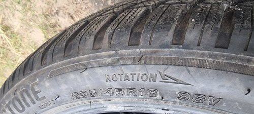Комплект шин 235 45 R18 Bridgestone Blizzak lm 005 7mm- 7.7mm 95% остаток 19г. Латочка