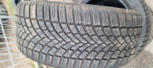 Комплект шин 235 45 R18 Bridgestone Blizzak lm 005 7mm- 7.7mm 95% остаток 19г. Латочка