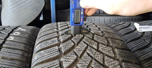 Комплект шин 235 45 R18 Bridgestone Blizzak lm 005 7mm- 7.7mm 95% остаток 19г. Латочка