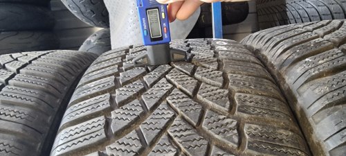 Комплект шин 235 45 R18 Bridgestone Blizzak lm 005 7mm- 7.7mm 95% остаток 19г. Латочка