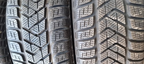 Комплект шин 215 65 r16 Pirelli Sottozero 3 95% остаток б/г