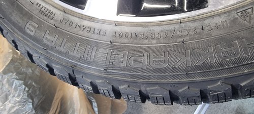 Комплект шин 275 40 r18 Nokian Hakkapelita 9 шипы 245 45 r18перед new 99%остаток 21г