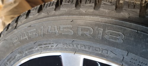 Комплект шин 275 40 r18 Nokian Hakkapelita 9 шипы 245 45 r18перед new 99%остаток 21г