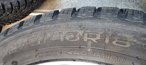 Комплект шин 275 40 r18 Nokian Hakkapelita 9 шипы 245 45 r18перед new 99%остаток 21г