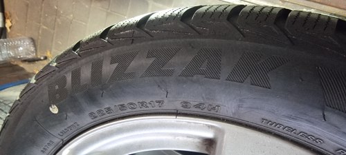 Комплект шин 225 50 r17 Bridgestone Blizzak lm 32 остаток 99% 18г 8.5mm