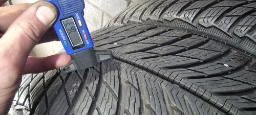 Пара шин 235 40 r18 Michelin Pilote Alpin 5 22г. 7.5мм 99%остаток