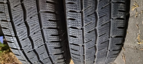 Пара шин 215 65 r16 Hankook Winter icept lV 7mm 21г.можно с дисками на vwT5