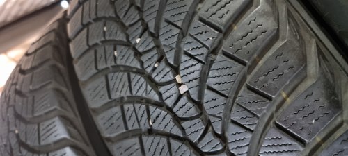 Пара шин 225 55 r17 Kumho Wintercraft wp71 17г. 8.2мм 95% остаток