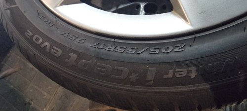 Пара шин 205 55 r17 Hankook Winter icept evo 2 7.6мм 21г 95% остаток