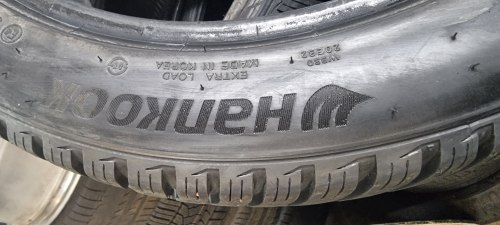Пара шин 235 50 r19 Hankook Winter icept evo 3 23г. 99%остаток косм. Борт