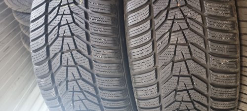 Пара шин 235 50 r19 Hankook Winter icept evo 3 23г. 99%остаток косм. Борт
