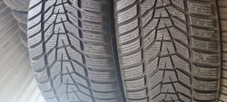 Пара шин 235 50 r19 Hankook Winter icept evo 3 23г. 99%остаток косм. Борт